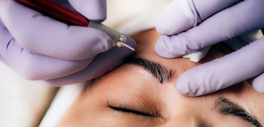 Sopracciglia sempre in ordine: ecco la tecnica del microblading