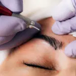 Sopracciglia sempre in ordine: ecco la tecnica del microblading